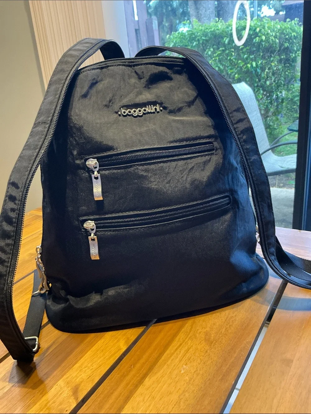 Black Men's Casual Backpack - Baggallini